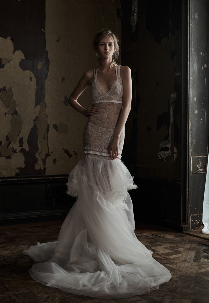 1438629652_f_Vera-Wang_Spring-2016_Look-01-1200x1735