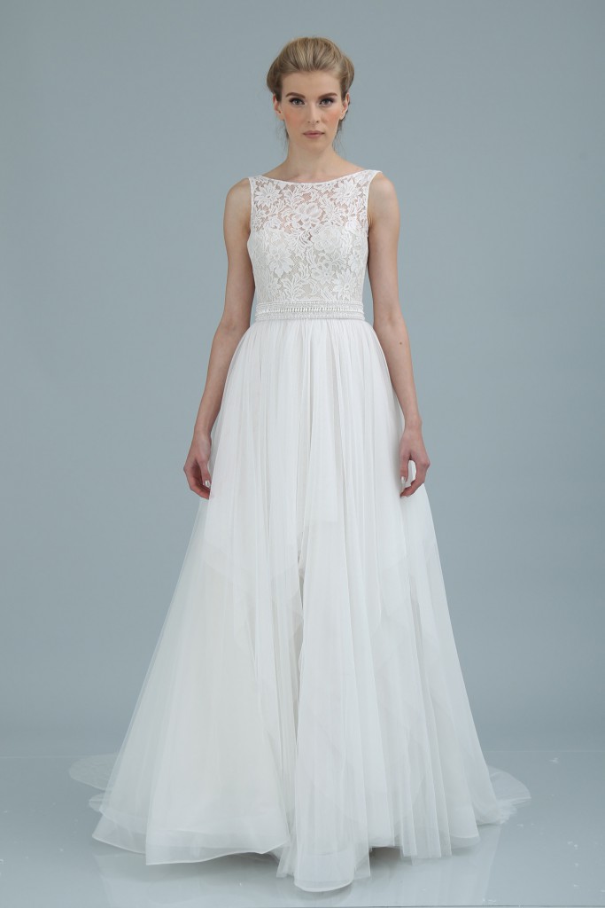 890200_white_front_7386e745-e62f-4a42-a267-f27e3389def6