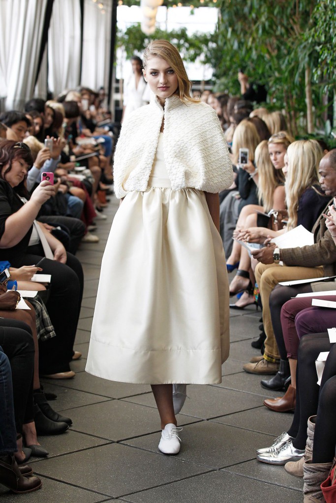 delphine-manivet-mariee-newyork-looks-ah2015-malo-top-yves-skirt-cape-boule-front