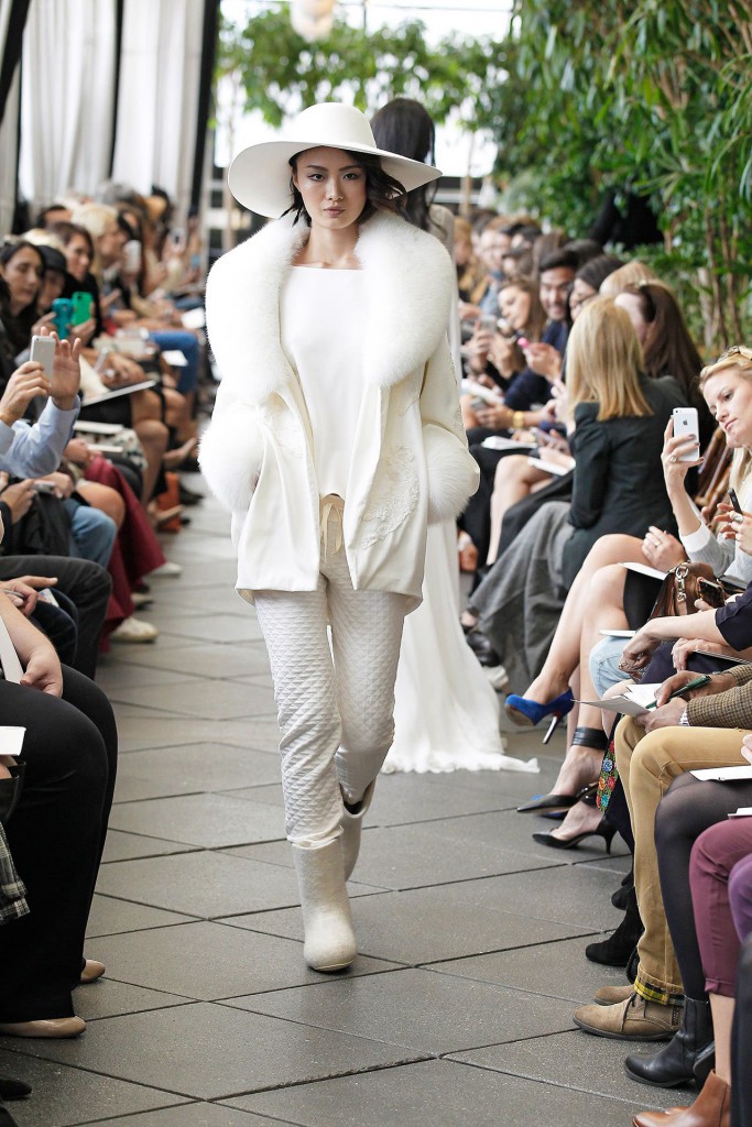 delphine-manivet-mariee-newyork-looks-ah2015-veste-velours-jog-front