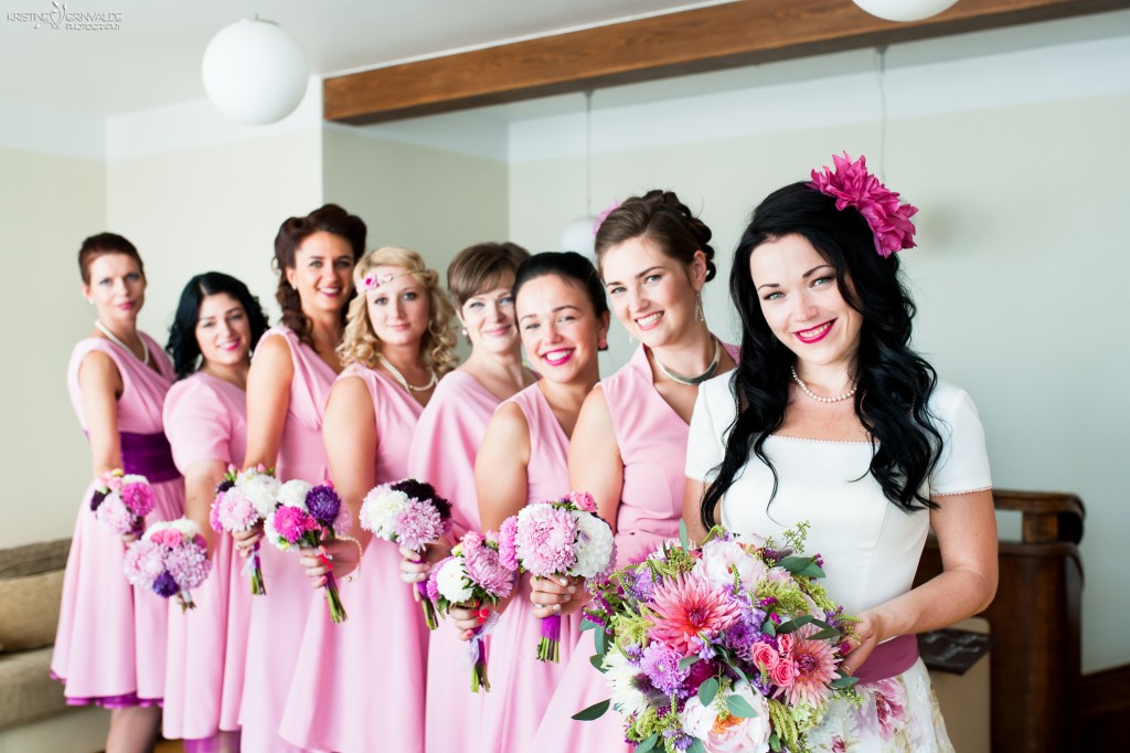 KĀ UN KUR IZVĒLĒTIES ZIEDUS KĀZĀM?