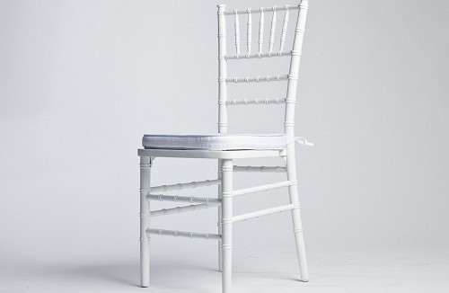 white-chiavari-chair-smaller