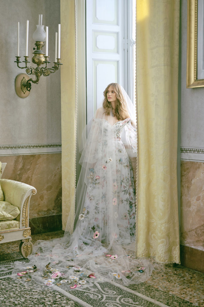 00001-Monique-Lhuillier- New-York-Bridal-Fall-2020-credit-KT-Merry