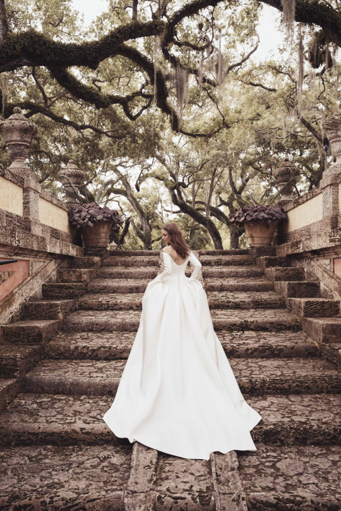 00001-Monique-Lhuillier-New-York-Bridal-Spring-2020-credit-Jennifer-Massaux