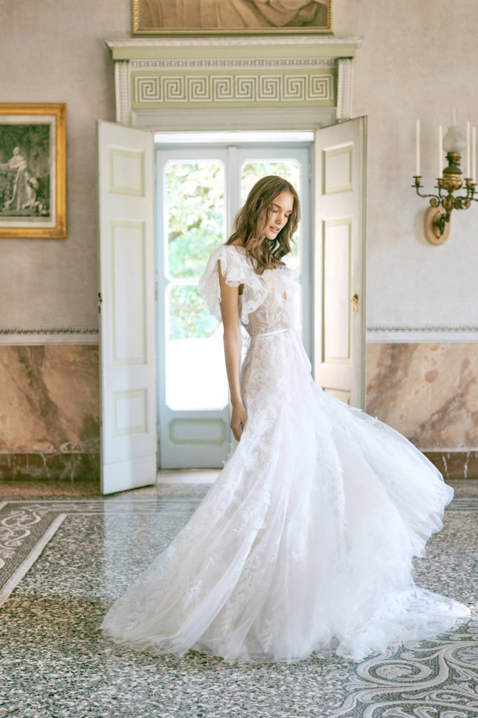00002-Monique-Lhuillier- New-York-Bridal-Fall-2020-credit-KT-Merry