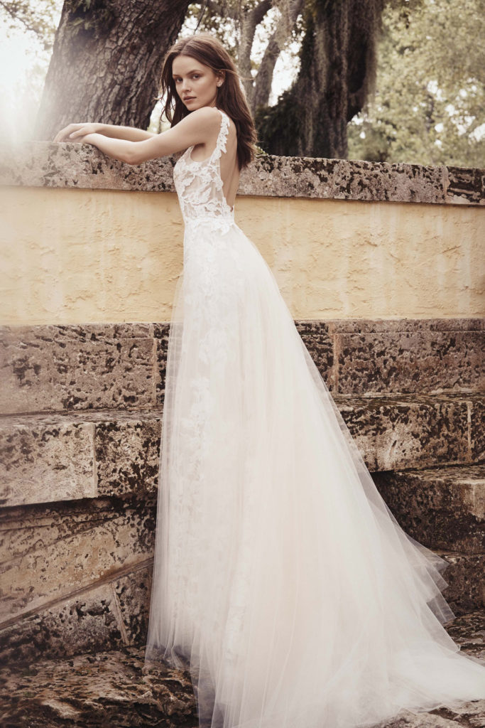 00002-Monique-Lhuillier-New-York-Bridal-Spring-2020-credit-Jennifer-Massaux
