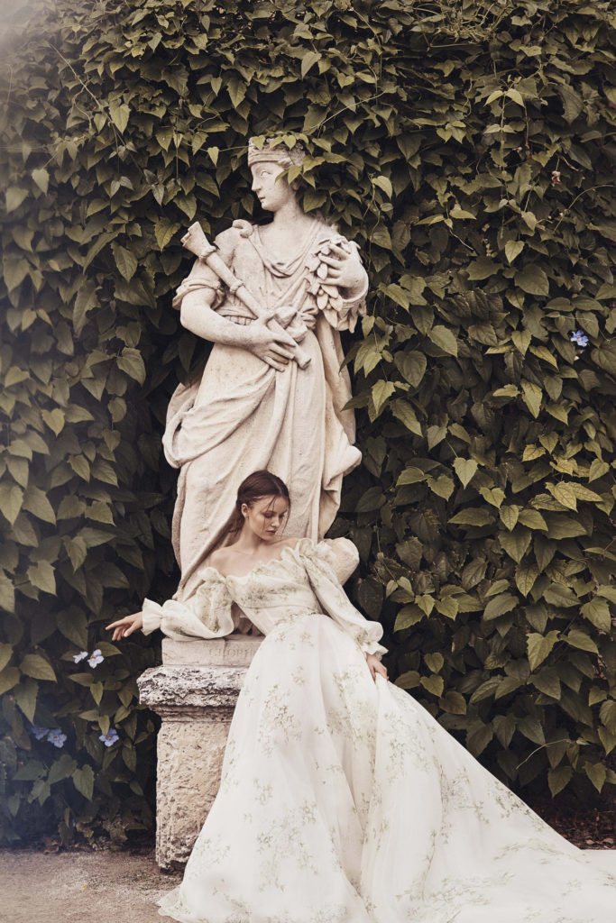 00003-Monique-Lhuillier-New-York-Bridal-Spring-2020-credit-Jennifer-Massaux