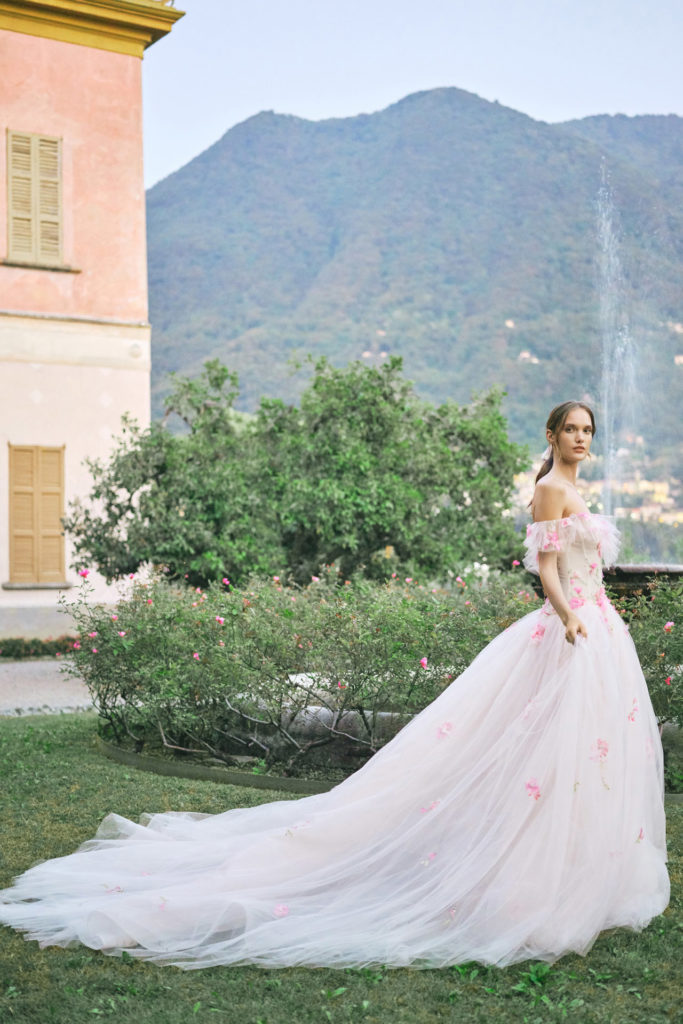00013-Monique-Lhuillier- New-York-Bridal-Fall-2020-credit-KT-Merry