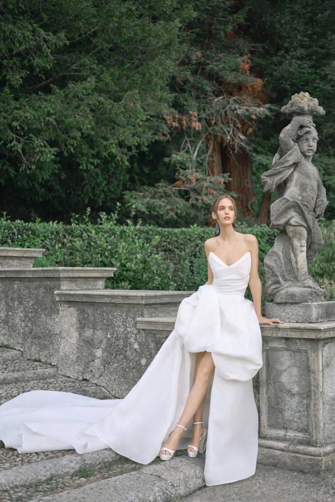 00014-Monique-Lhuillier- New-York-Bridal-Fall-2020-credit-KT-Merry