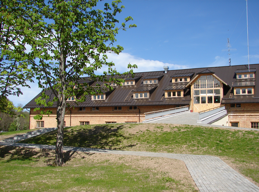 002_viesu_nams_Ratnieki