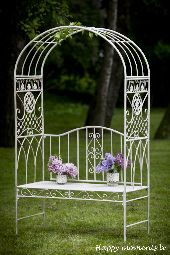 happy moments_ bench arch
