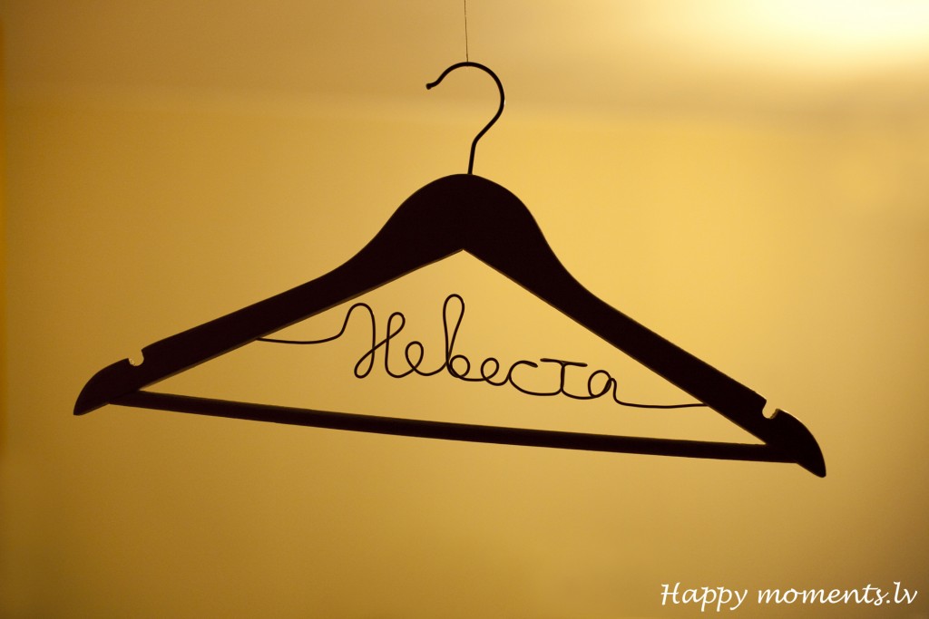 happy moments_hanger