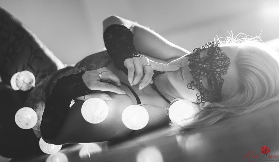 Red Rose Lady Studio