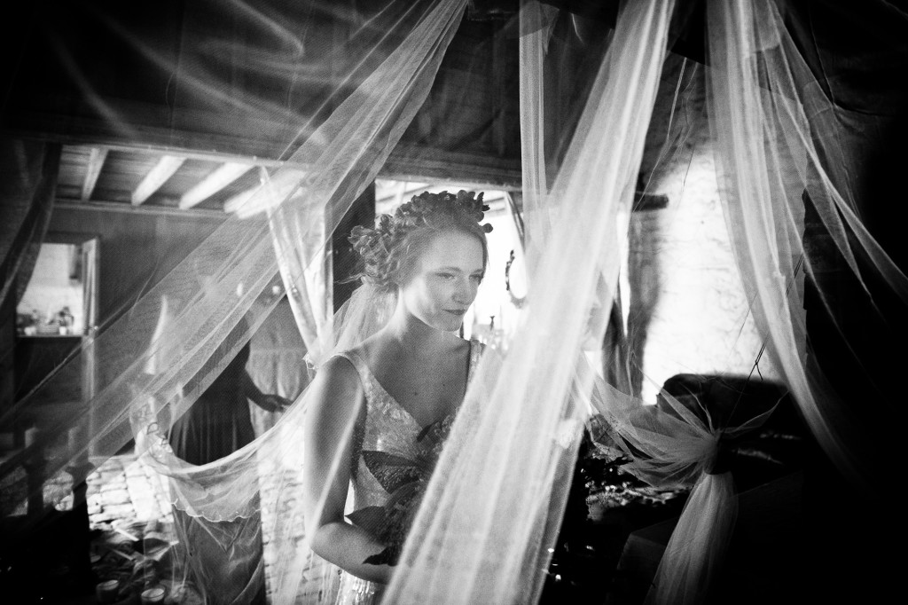 rustic wedding photos in UK