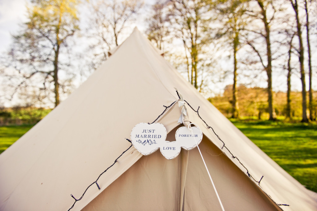 rustic wedding photos in UK
