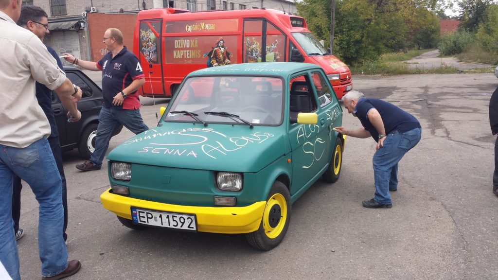 Funcars (2)