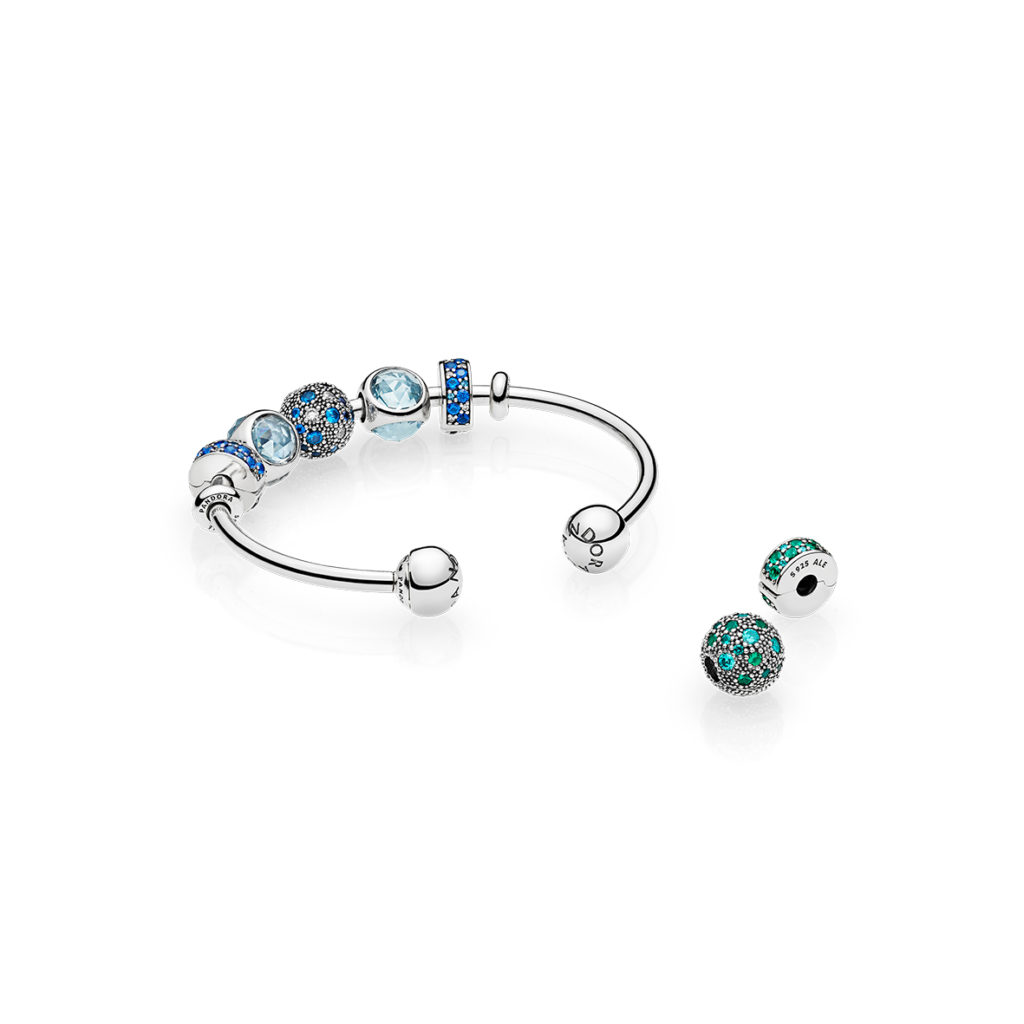 HS17_SPS_OPEN_BANGLE_BLUE_01_RGB