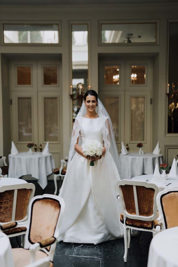 022_Kāzu_fotogrāfs_Ainars_Mazjanis_2016_kazas Riga Grand Palce Hotel svinibas 36. linija Jurmala pie juras fotosesija meza