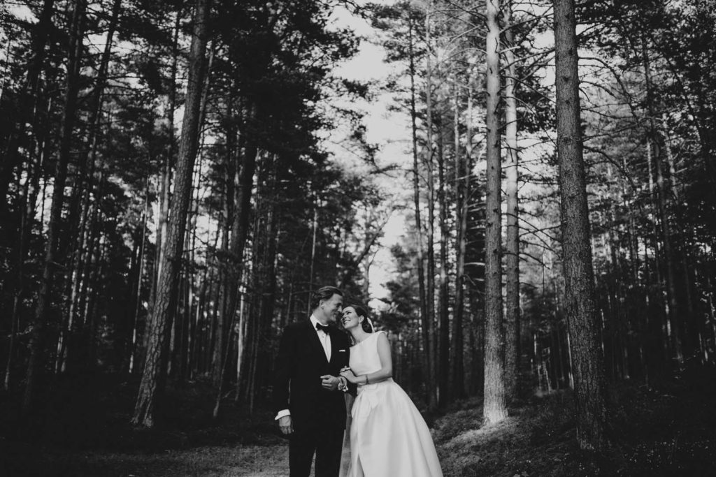 055_Kāzu_fotogrāfs_Ainars_Mazjanis_2016_kazas Riga Grand Palce Hotel svinibas 36. linija Jurmala pie juras fotosesija meza