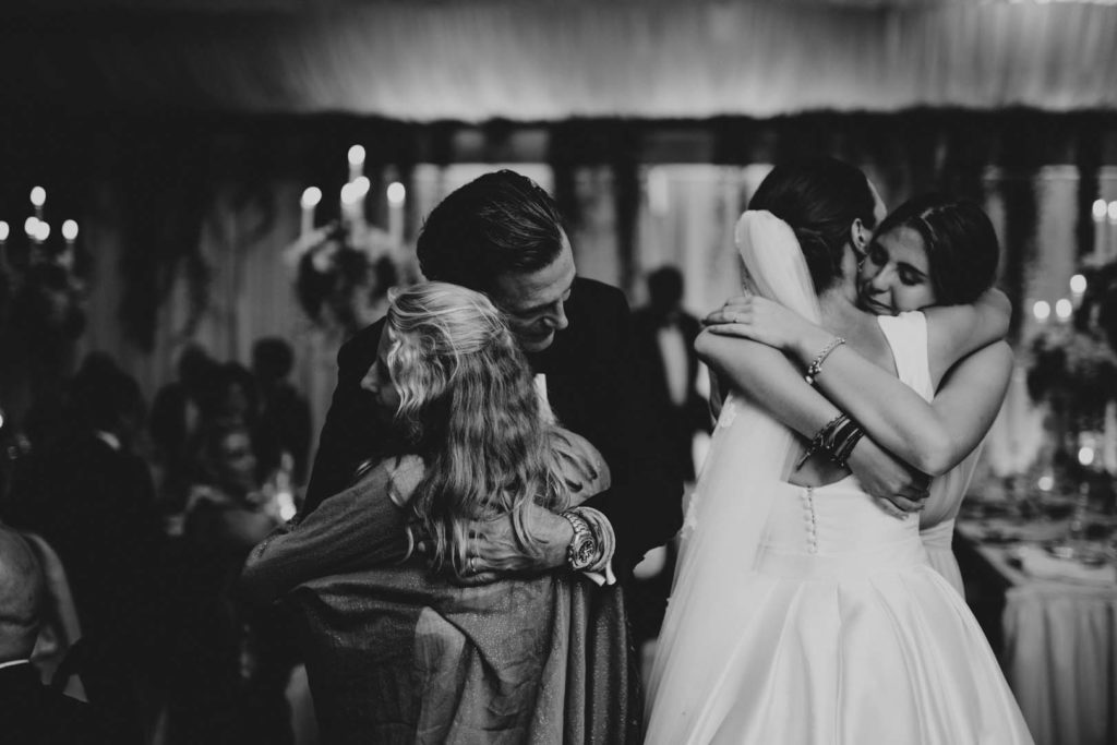 082_Kāzu_fotogrāfs_Ainars_Mazjanis_2016_kazas Riga Grand Palce Hotel svinibas 36. linija Jurmala pie juras fotosesija meza