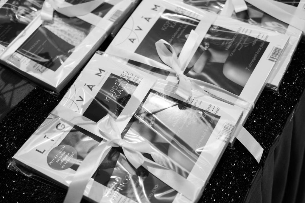 161110-Holdme-lv-3000px-132