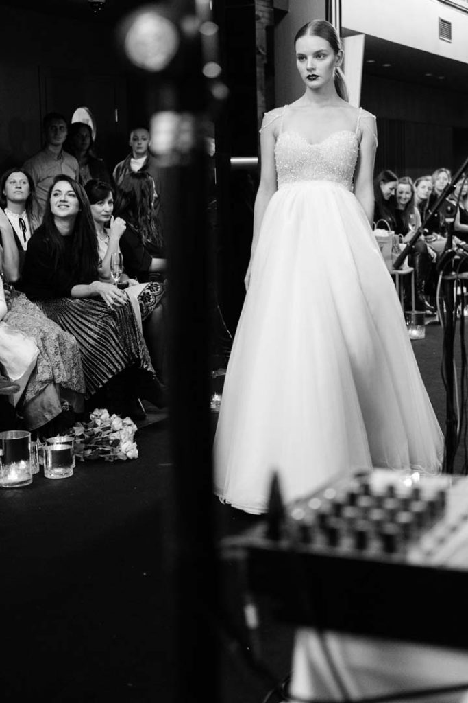 161110-Holdme-lv-3000px-48