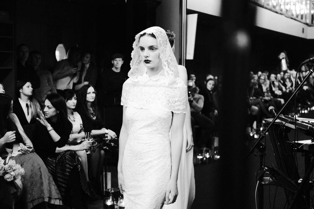 161110-Holdme-lv-3000px-93