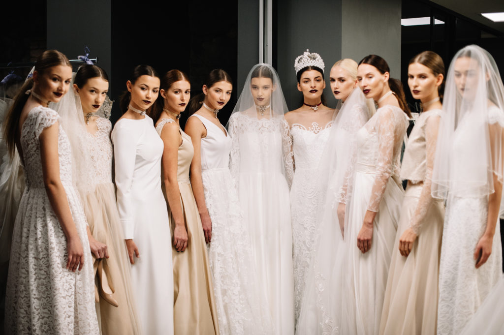 Ar vērienīgu kāzu modes šovu LĪGAVĀM prezentē jaunu kāzu žurnālu