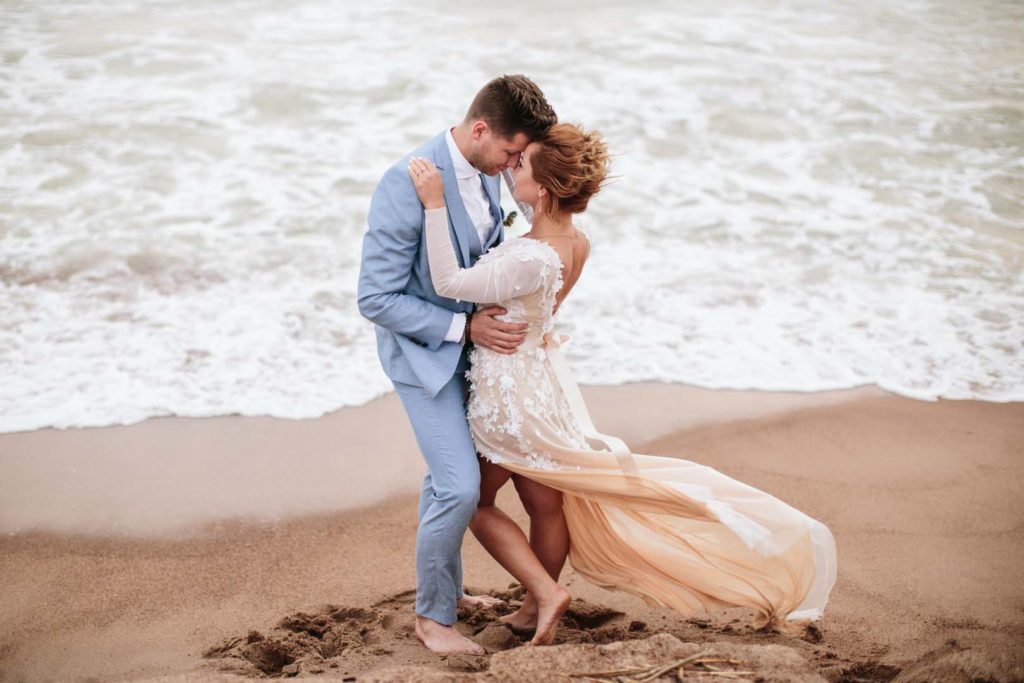 Viena no romantiskākajām kāzu tradīcijām – FIRST LOOK