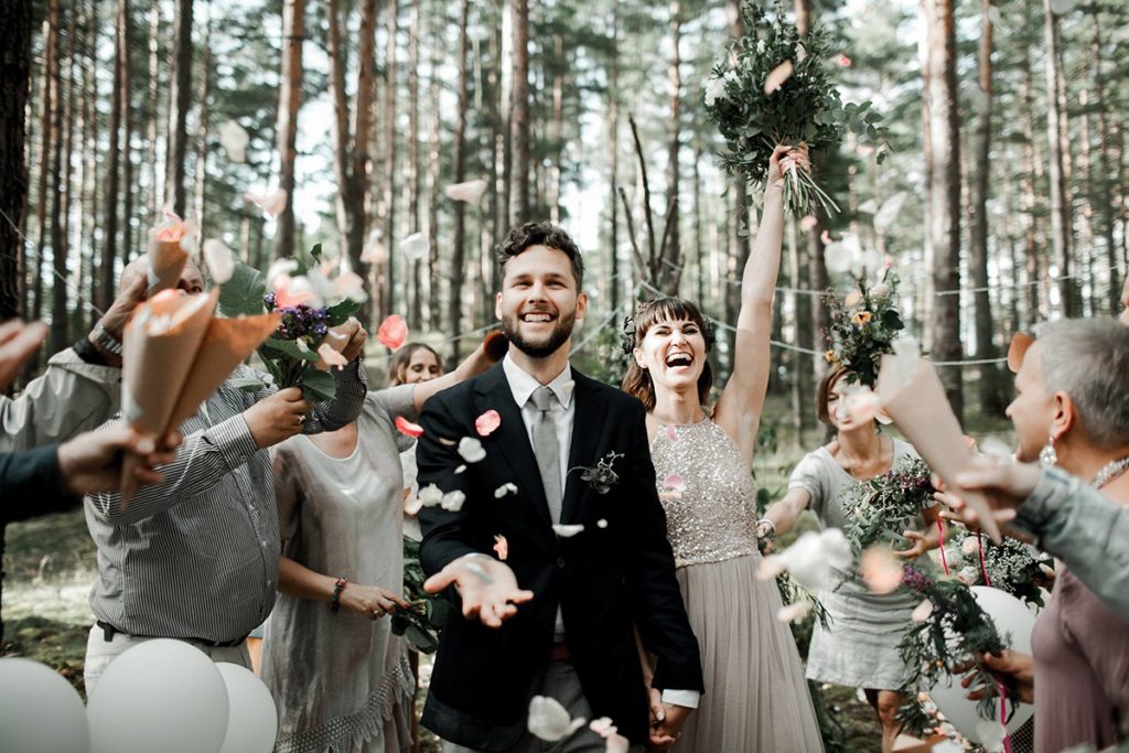 DĀVINĀTIEM ZIEDIEM KĀZĀS - BŪT VAI NEBŪT?