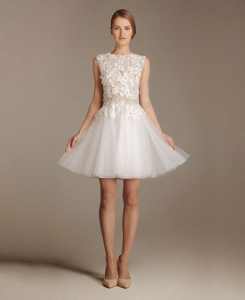white-bridal-dress-with-luxury-lace-Swan-Annushka_2b426df8-a876-4d4c-a5bb-21803f3efbee
