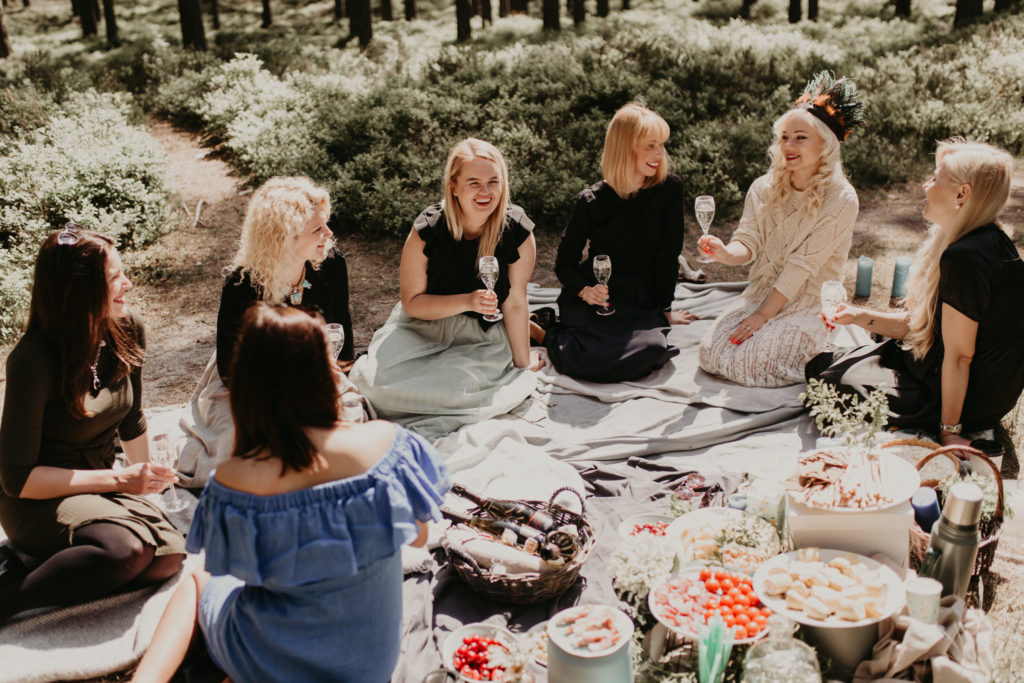 IDEJAS RADOŠAI VECMEITU BALLĪTEI