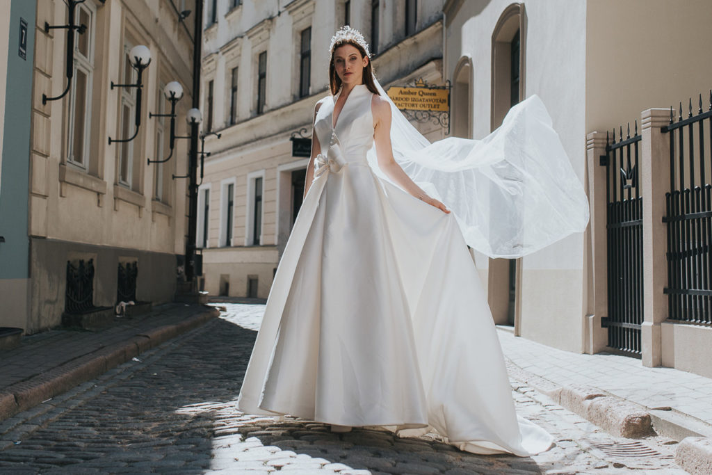 ĪSTĀS KĀZU KLEITAS MEKLĒJUMOS