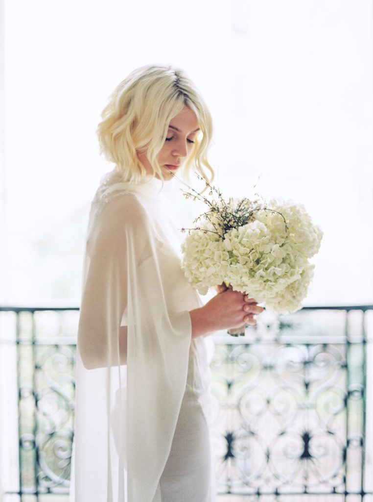 6b-Modern-Vintage-Bride-with-a-Wavy-Bob