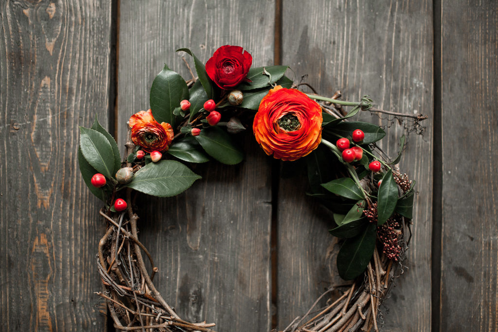 OKTOBRA ZIEDS – RUDENĪGIE RANUNKUĻI JEB ĀZIJAS GUNDEGAS