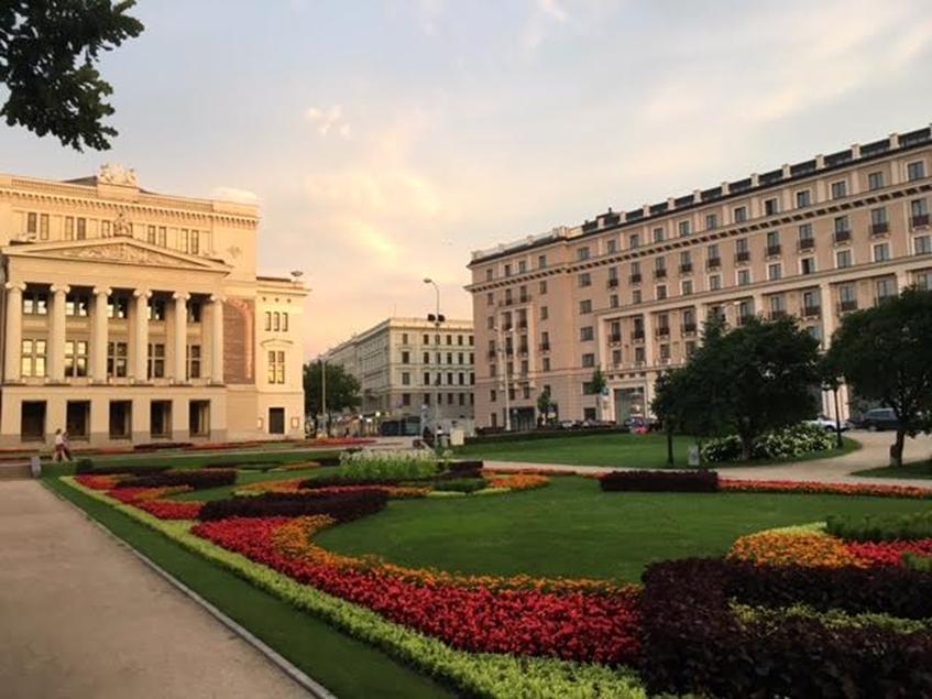 grand-hotel-kempinski-riga.jpg;width=847;height=635;mode=crop;anchor=middlecenter;autorotate=true;quality=90;scale=both;progressive=true;encoder=freeimage