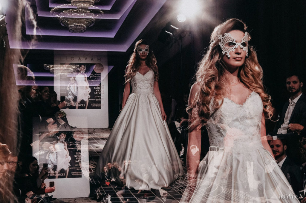 Piedaloties sabiedrības dāmām aizvadīts 3. LĪGAVĀM kāzu modes šovs