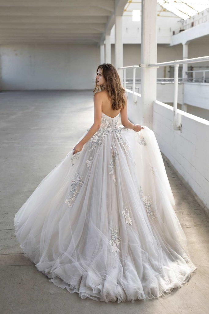 Papillon_2019_Eleanora_back