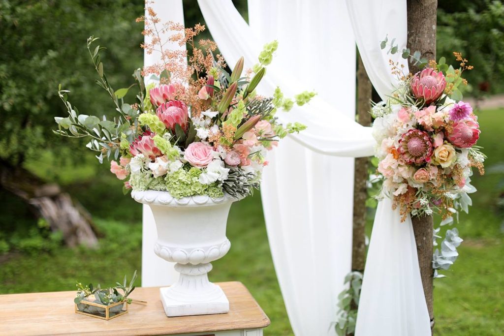 ZIEDU TIRGOTAVA LAKSTOS