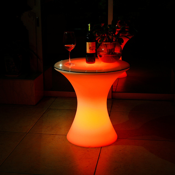 LED_kafijas_galds_teltsuznomu1
