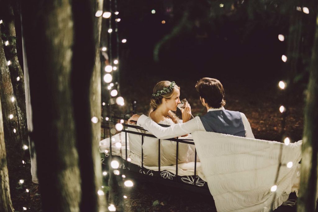 JAUNA TENDENCE KĀZU RĪKOŠANĀ – SLEPENĀS KĀZAS