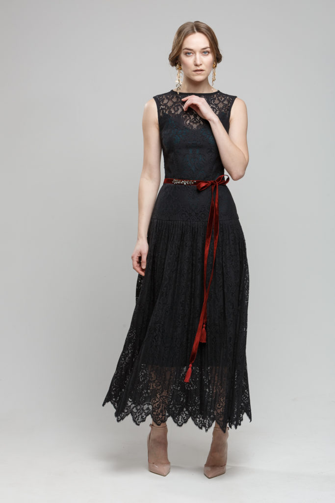 AW19-R26M Gerberas midi