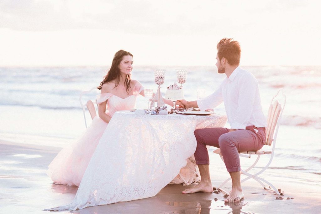 SAPNIS PAR NETRADICIONĀLU KĀZU CEREMONIJU