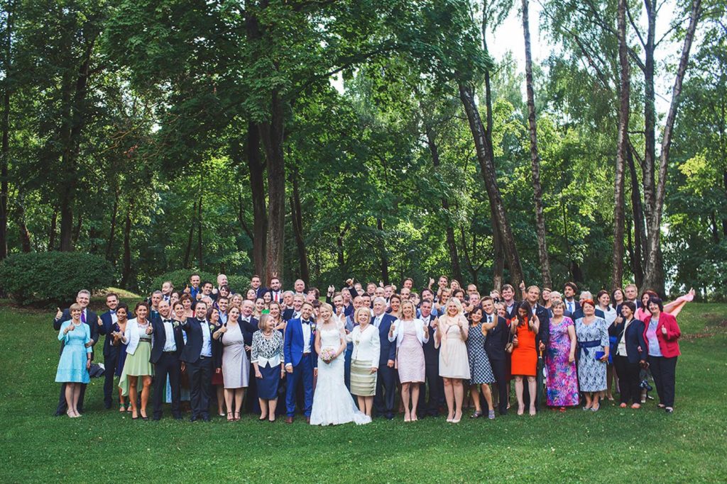KĀ RĪKOTIES, JA KĀZU VIESI SAVSTARPĒJI NESAPROTAS?