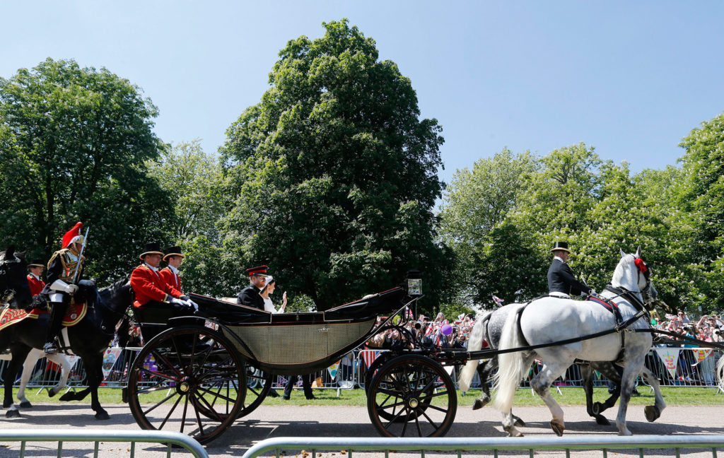 harry-megan-royal-wedding-windsor-carriage-2