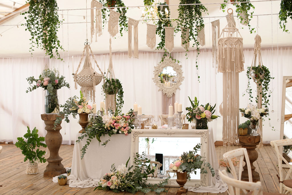 TOP TENDENCE DEKORĀCIJĀS – MEZGLOJUMI