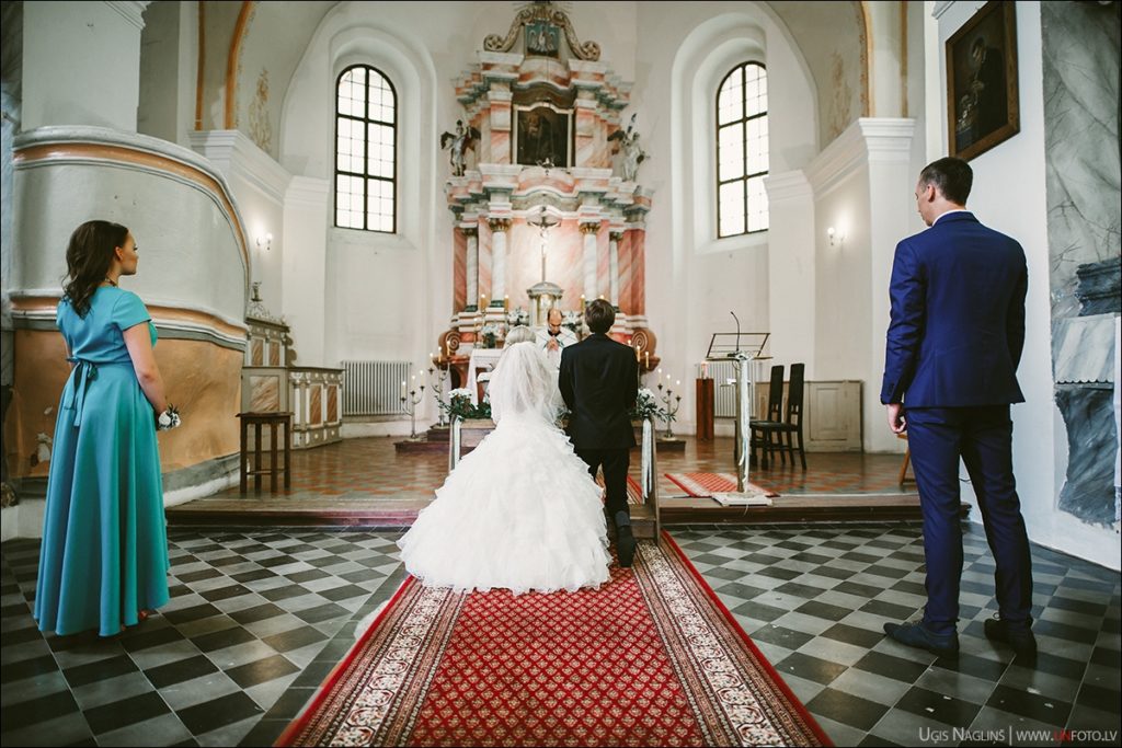 UĢIS NA