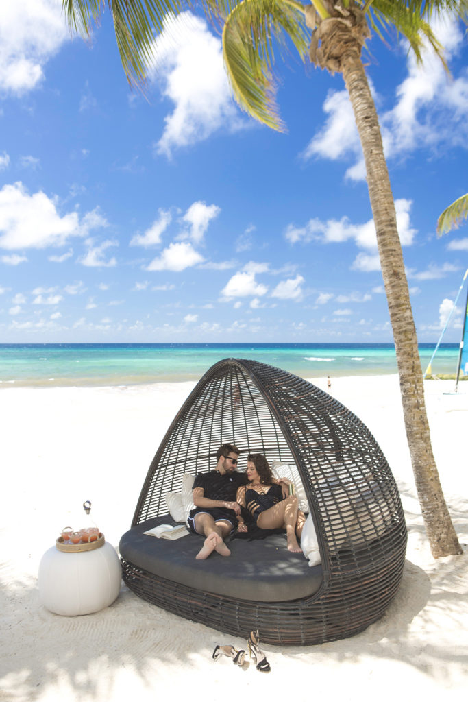 [HQ]_Sandals-Barbados-Beach-Couple
