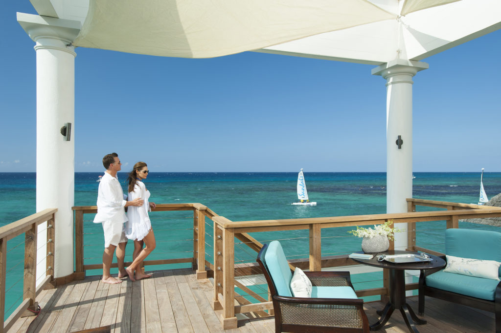 [HQ]_Sandals-Ochi-Beach-Resort--Promenade-Sitting-Area