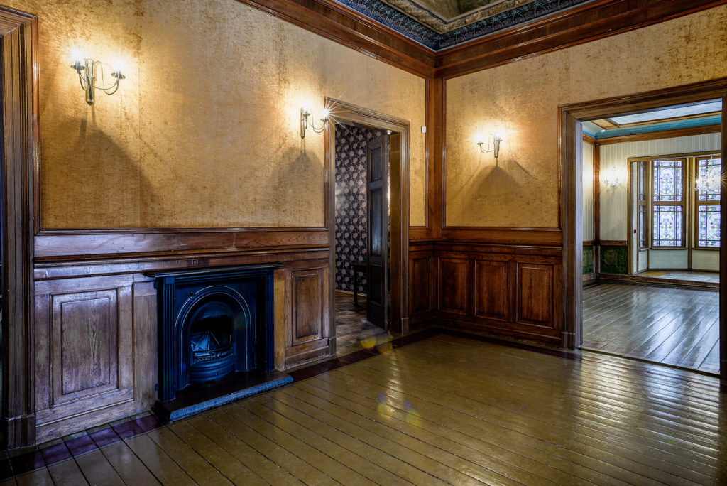 _STR7099-HDR
